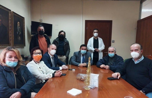 ΣΤΑ ΝΟΣΟΚΟΜΕΙΑ ΤΗΣ ΛΑΡΙΣΑΣ ΑΝΤΙΠΡΟΣΩΠΕΙΑ ΤΗΣ ΔΕΕΠ ΤΗΣ ΝΔ
