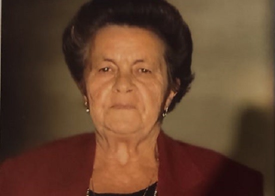 ΑΥΡΙΟ ΤΕΤΑΡΤΗ Η ΚΗΔΕΙΑ ΤΗΣ ΔΗΜΗΤΡΑΣ ΣΤΡΕΚΟΥΡΑ ΣΤΟΝ ΑΜΠΕΛΩΝΑ