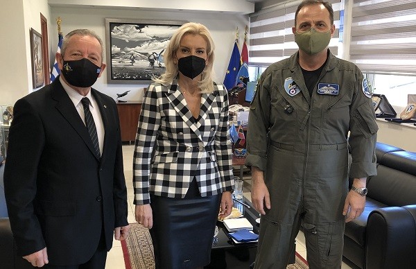 ΜΕ ΤΟΝ ΑΡΧΗΓΟ ΑΤΑ ΑΝΤΙΠΤΕΡΑΡΧΟ(Ι) Θ. ΜΠΟΥΡΟΛΙΑ ΣΥΝΑΝΤΗΘΗΚΕ Η Ρ. ΚΑΡΑΛΑΡΙΩΤΟΥ