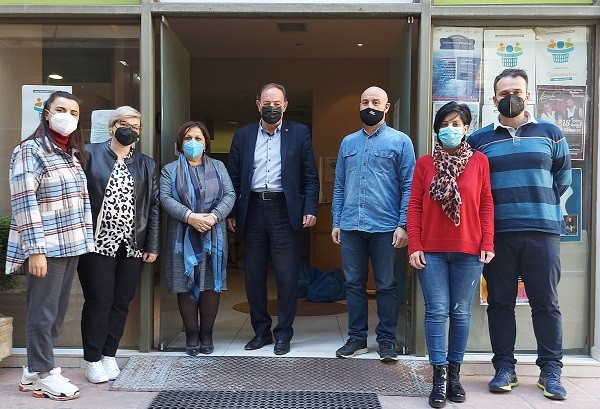 ΣΥΝΑΝΤΗΣΗ ΔΙΚΤΥΩΣΗΣ ΣΤΕΛΕΧΩΝ ΚΟΙΝΩΝΙΚΟΥ ΠΑΝΤΟΠΩΛΕΙΟΥ ΛΑΡΙΣΑΣ ΚΑΙ ΚΕΝΤΡΟΥ ΚΟΙΝΟΤΗΤΑΣ ΤΕΜΠΩΝ