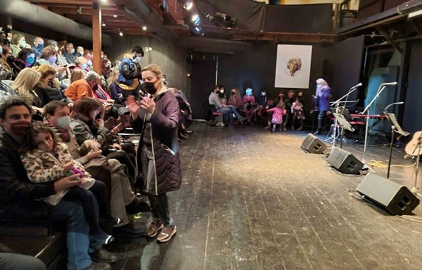 ΜΙΑ ΣΥΓΚΙΝΗΤΙΚΗ ΒΡΑΔΙΑ ΑΦΙΕΡΩΜΕΝΗ ΣΤΟΝ ΛΟΥΚΙΑΝΟ ΚΗΛΑΗΔΟΝΗ