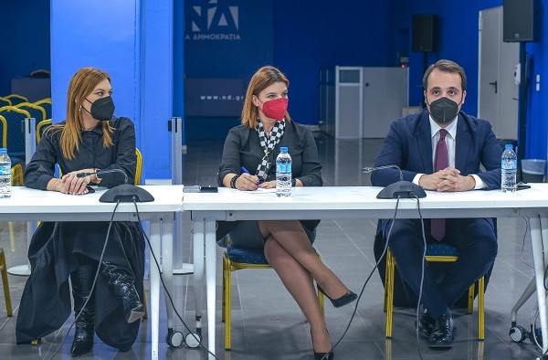 ΜΕ ΤΟΝ ΠΑΥΛΟ ΜΑΡΙΝΑΚΗ ΣΥΝΑΝΤΗΘΗΚΕ Η ΣΤΕΛΛΑ ΜΠΙΖΙΟΥ