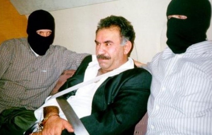 15/2/1999: ΟΤΑΝ Η ΚΥΒΕΡΝΗΣΗ ΣΗΜΙΤΗ ΚΑΥΧΙΟΤΑΝ ΓΙΑ ΤΗΝ ΠΑΡΑΔΟΣΗ ΟΤΣΑΛΑΝ ΣΤΟΥΣ ΤΟΥΡΚΟΥΣ
