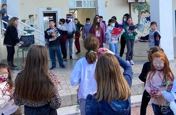 ΓΙΟΡΤΑΣΑΝ ΤΗΝ ΤΣΙΚΝΟΠΕΜΠΤΗ ΣΤΟ 2ο Δ.Σ. ΑΜΠΕΛΩΝΑ