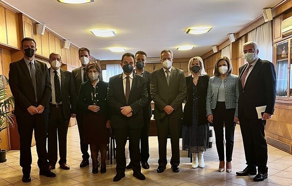 ΜΕ ΤΟ ΔΣ ΤΟΥ ΣΥΝΔΕΣΜΟΥ ΕΛΛΗΝΙΚΩΝ ΒΙΟΜΗΧΑΝΙΩΝ ΤΡΟΦΙΜΩΝ ΣΥΝΑΝΤΗΘΗΚΕ Ο Γ. ΓΕΩΡΓΑΝΤΑΣ 