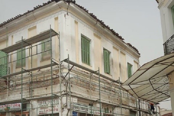 ΜΕΤΡΑ ΑΣΦΑΛΕΙΑΣ ΕΠΙ ΤΩΝ ΠΡΟΣΟΨΕΩΝ ΕΠΙΚΙΝΔΥΝΟΥ ΚΤΙΡΙΟΥ ΣΤΟ ΚΕΝΤΡΟ ΤΟΥ ΤΥΡΝΑΒΟΥ