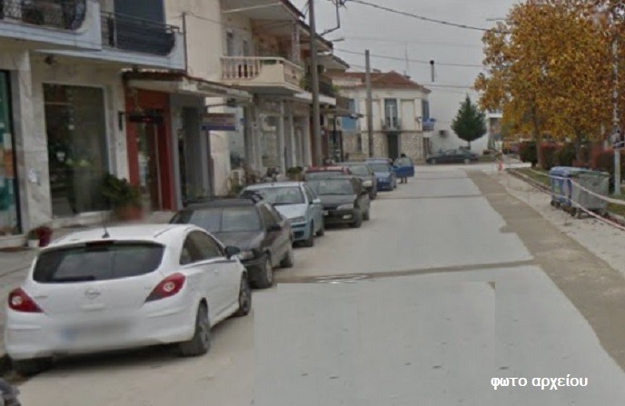 ΛΑΚΚΟΥΒΕΣ ΠΡΟΚΑΛΕΣΑΝ ΤΡΑΥΜΑΤΙΣΜΟ ΓΥΝΑΙΚΑΣ ΣΤΟ ΚΕΝΤΡΟ ΤΟΥ ΑΜΠΕΛΩΝΑ