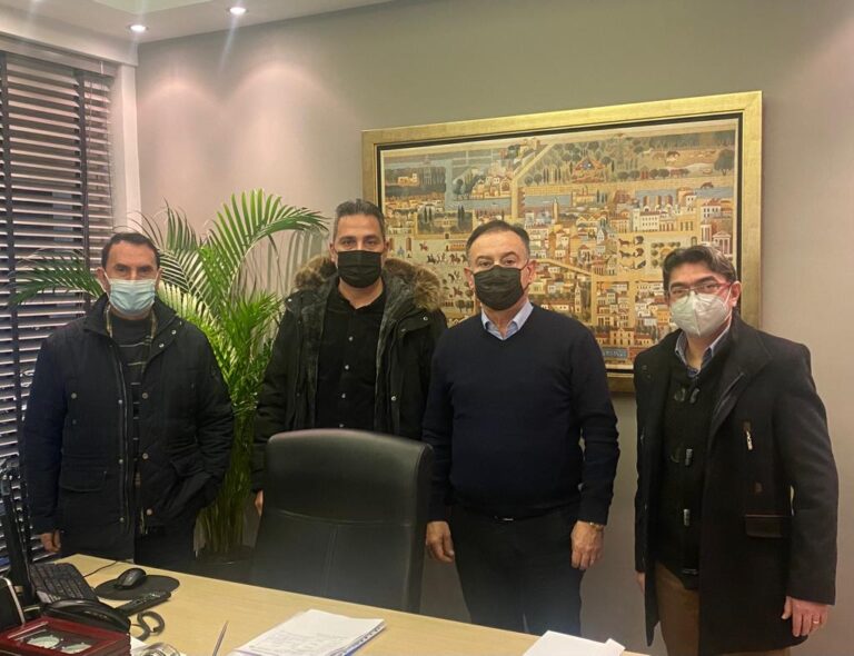 ΧΡ. ΚΕΛΛΑΣ: ΕΜΠΡΑΚΤΑ ΣΤΟ ΠΛΕΥΡΟ ΤΩΝ ΑΡΤΟΠΟΙΩΝ