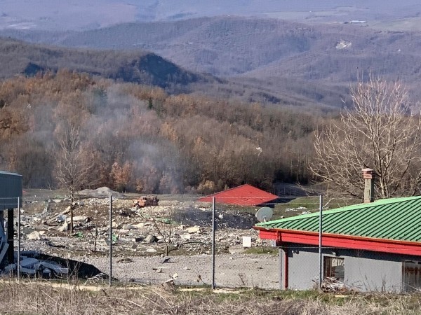 ΤΡΑΓΩΔΙΑ: ΤΡΕΙΣ ΝΕΚΡΟΙ ΑΠΟ ΤΗΝ ΕΚΡΗΞΗ ΣΤΟ ΕΡΓΟΣΤΑΣΙΟ ΔΥΝΑΜΙΤΙΔΑΣ ΣΤΑ ΓΡΕΒΕΝΑ