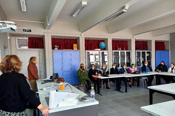 EΝΔΟΣΧΟΛΙΚΟ ΣΕΜΙΝΑΡΙΟ ΣΤΟ 5ο ΓΥΜΝΑΣΙΟ ΛΑΡΙΣΑΣ ΑΠΟ ΤΟ ΚΕΘΕΑ