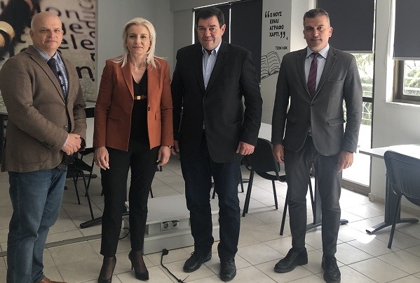 ΜΕ ΤΑ ΝΕΑ ΜΕΛΗ ΤΟΥ ΔΣ ΤΟΥ ΑΝΑΠΤΥΞΙΑΚΟΥ ΟΡΓΑΝΙΣΜΟΥ ΤΟΥ ΔΗΜΟΥ ΛΑΡΙΣΑΙΩΝ ΣΥΝΑΝΤΗΘΗΚΑΝ Ρ. ΚΑΡΑΛΑΡΙΩΤΟΥ ΚΑΙ Θ. ΜΑΜΑΚΟΣ