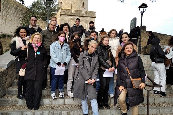 ΣΤΗ ΜΑΓΙΟΡΚΑ ΜΑΘΗΤΕΣ ΤΟΥ ΛΥΚΕΙΟΥ ΚΑΛΛΙΘΕΑΣ ΕΛΑΣΣΟΝΑΣ