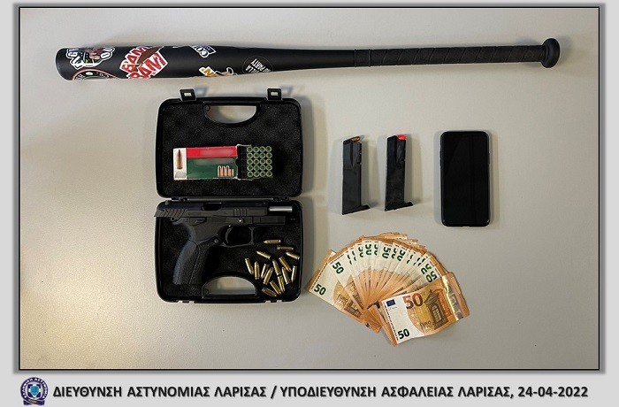 ΠΑΣΧΑ ΜΕ ΧΕΙΡΟΠΕΔΕΣ ΓΙΑ ΛΑΡΙΣΑΙΟ ΠΟΥ ΚΑΤΗΓΟΡΕΙΤΑΙ ΓΙΑ ΤΟΚΟΓΛΥΦΙΑ ΚΑΙ ΕΚΒΙΑΣΗ