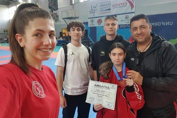 ΧΡΥΣΟ ΜΕΤΑΛΛΙΟ ΣΤΟ ΠΑΝΕΛΛΗΝΙΟ ΣΧΟΛΙΚΟ ΠΡΩΤΑΘΛΗΜΑ ΤΚΝΤ ΓΙΑ ΤΗΝ ΧΡΙΣΤΙΝΑ ΑΒΔΟΥΛΑ ΤΟΥ 1ου ΕΠΑΛ ΛΑΡΙΣΑΣ