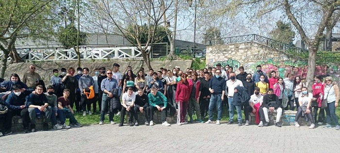 ΚΑΘΑΡΙΣΜΟΣ ΚΑΙ ΔΕΝΔΡΟΦΥΤΕΥΣΗ ΣΤΟ ΠΛΑΙΣΙΟ ΔΡΑΣΕΩΝ ΕΘΕΛΟΝΤΙΣΜΟΥ ΤΟΥ 2ου ΓΥΜΝΑΣΙΟΥ ΛΑΡΙΣΑΣ