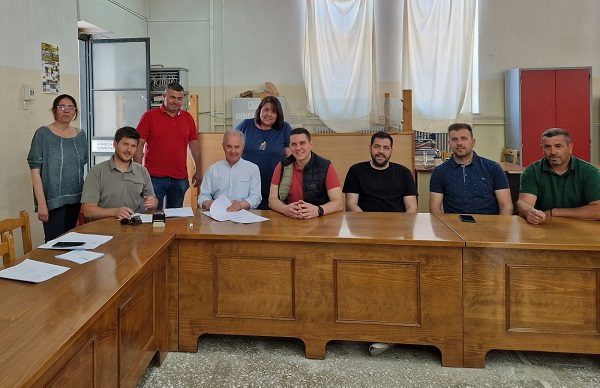 ΥΠΟΓΡΑΦΤΗΚΕ Η ΣΥΜΒΑΣΗ ΓΙΑ ΤΟ ΕΡΓΟ «ΑΝΑΠΛΑΣΕΙΣ ΟΙΚΙΣΜΟΥ ΣΥΚΟΥΡΙΟΥ»