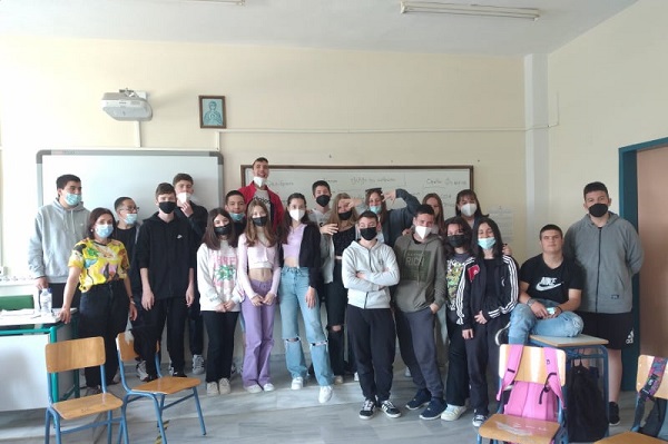 ΔΡΑΣΗ ΕΥΑΙΣΘΗΤΟΠΟΙΗΣΗΣ ΑΠΟ ΤΟ ΚΕΝΤΡΟ ΚΟΙΝΟΤΗΤΑΣ ΔΗΜΟΥ ΤΥΡΝΑΒΟΥ ΓΙΑ ΜΑΘΗΤΕΣ ΤΟΥ ΓΥΜΝΑΣΙΟΥ ΑΜΠΕΛΩΝΑ