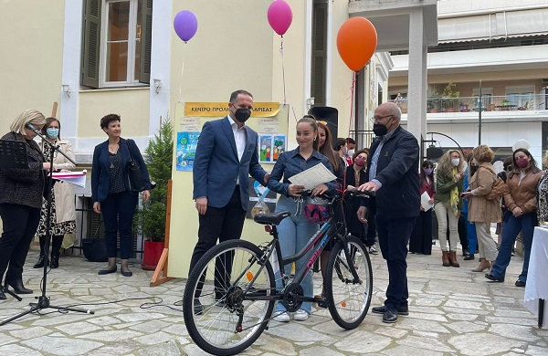 ΠΡΩΤΟ ΒΡΑΒΕΙΟ ΣΕ ΔΙΑΓΩΝΙΣΜΟ ΑΦΙΣΑΣ ΓΙΑ ΜΑΘΗΤΡΙΑ ΤΟΥ 11ου ΓΥΜΝΑΣΙΟΥ ΛΑΡΙΣΑΣ