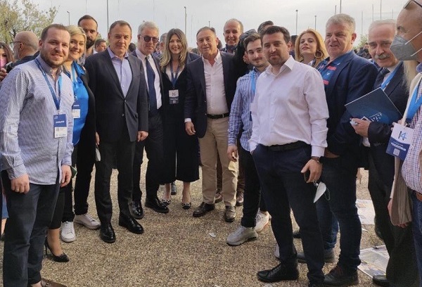 Η ΝΕΑ ΔΗΜΟΚΡΑΤΙΑ ΔΙΠΛΑ ΣΕ ΚΑΘΕ ΠΟΛΙΤΗ