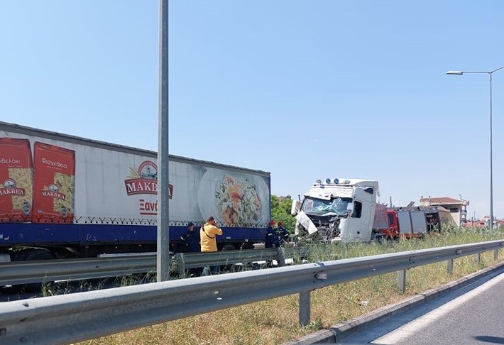 ΦΟΒΕΡΟ ΤΡΟΧΑΙΟ ΜΕ 4 ΝΤΑΛΙΚΕΣ ΣΤΗ ΛΑΡΙΣΑ