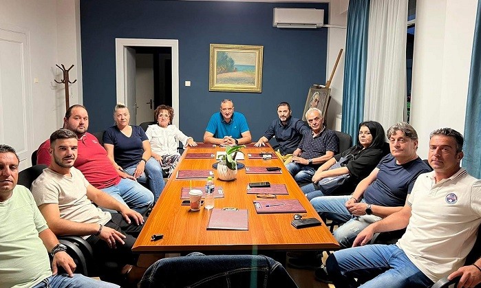 ΜΕ ΤΗ ΔΗΜΤΟ ΤΥΡΝΑΒΟΥ…