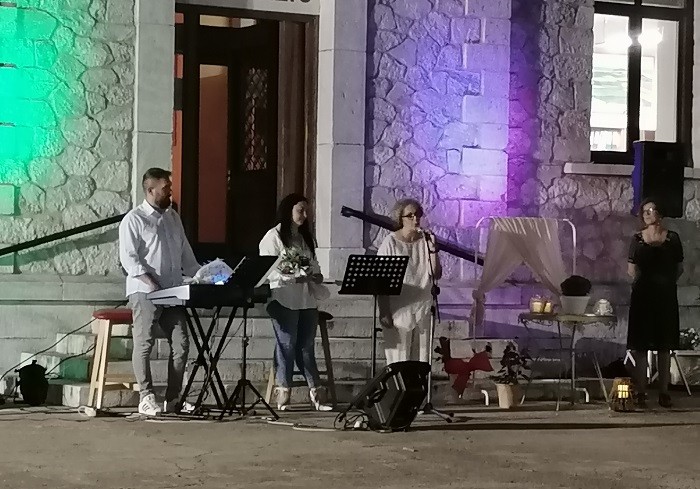ΜΟΥΣΙΚΗ ΠΑΝΔΑΙΣΙΑ ΤΟ ΒΡΑΔΥ ΤΗΣ ΤΡΙΤΗΣ ΣΤΟΝ ΑΜΠΕΛΩΝΑ (ΦΩΤΟ – ΒΙΝΤΕΟ)