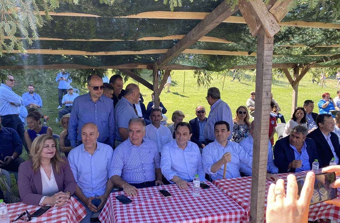 ΣΤΟ ΑΝΤΑΜΩΜΑ ΤΩΝ ΣΑΡΑΚΑΤΣΑΝΑΙΩΝ ΣΤΟ ΠΕΡΤΟΥΛΙ Ο ΧΡ. ΚΑΠΕΤΑΝΟΣ