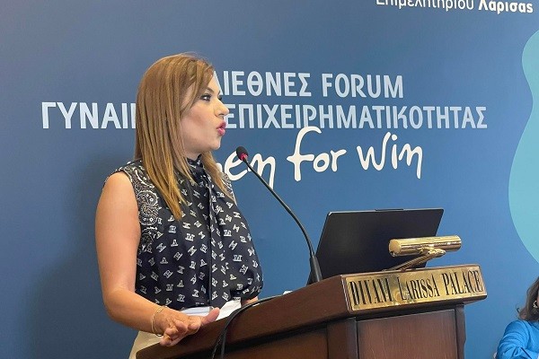 ΚΑΘΕ ΓΥΝΑΙΚΑ ΤΟ ΟΦΕΙΛΕΙ ΣΤΟΝ ΕΑΥΤΟ ΤΗΣ ΝΑ ΔΙΕΚΔΙΚΕΙ ΤΑ ΟΝΕΙΡΑ ΤΗΣ!