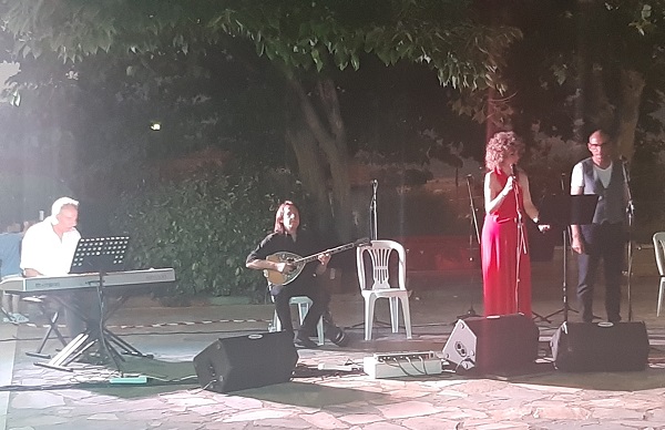 ΟΜΟΡΦΗ ΜΟΥΣΙΚΗ ΒΡΑΔΙΑ ΣΤΟ ΜΑΚΡΥΧΩΡΙ