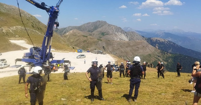ΟΙ ΕΛΕΥΘΕΡΟΙ ΑΝΘΡΩΠΟΙ ΘΑ ΓΚΡΕΜΙΣΟΥΝ ΤΟ ΑΥΤΑΡΧΙΚΟ ΚΑΙ ΕΠΙΧΕΙΡΗΜΑΤΙΚΟ ΚΑΘΕΣΤΩΤΟΣ ΕΚΜΕΤΑΛΛΕΥΣΗΣ ΤΩΝ ΕΛΕΥΘΕΡΩΝ ΒΟΥΝΩΝ