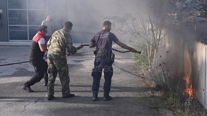 ΗΛΙΚΙΩΜΕΝΟΣ ΑΥΤΟΚΤΟΝΗΣΕ ΜΟΛΙΣ ΕΙΔΕ ΤΟ ΣΠΙΤΙ ΤΟΥ ΝΑ ΦΛΕΓΕΤΑΙ ΓΙΑ ΤΡΙΤΗ ΦΟΡΑ