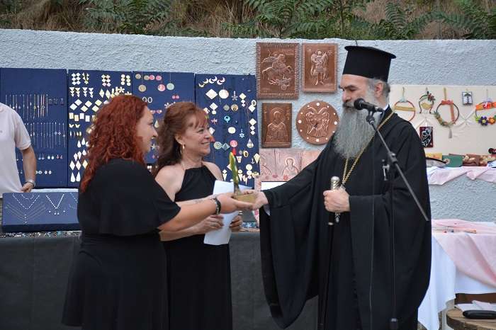 MΕ ΜΕΓΑΛΗ ΕΠΙΤΥΧΙΑ Η 2η ΈΚΘΕΣΗ – BAZAAR ΧΕΙΡΟΤΕΧΝΩΝ ΚΑΙ ΔΗΜΙΟΥΡΓΩΝ ΤΟΥ ΣΥΛΛΟΓΟΥ ΕΛΑΣΣΟΝΙΤΩΝ ΕΘΕΛΟΝΤΩΝ ΕΝΕΡΓΩΝ ΠΟΛΙΤΩΝ