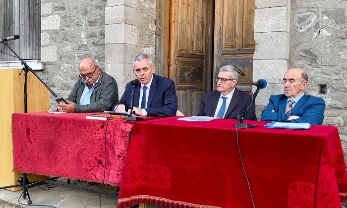 ΕΝΔΙΑΦΕΡΟΥΣΑ ΕΚΔΗΛΩΣΗ ΓΙΑ ΑΓΙΑ ΣΟΦΙΑ ΚΑΙ ΒΛΑΧΟΦΩΝΟ ΕΛΛΗΝΙΣΜΟ ΣΤΗ ΣΑΜΑΡΙΝΑ