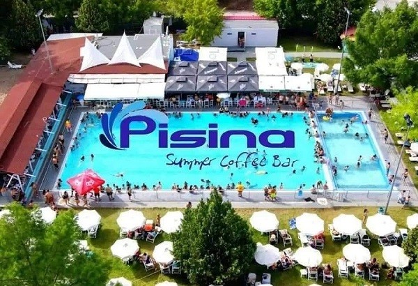 ΑΝΟΙΚΤΗ ΤΟΝ ΔΕΚΑΠΕΝΤΑΥΓΟΥΣΤΟ Η ΔΗΜΟΤΙΚΗ ΠΙΣΙΝΑ ΣΤΗ ΛΑΡΙΣΑ
