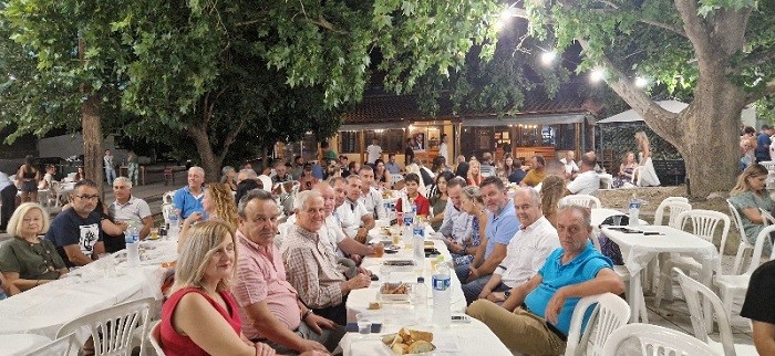 ΣΤΙΣ ΧΟΡΟΕΣΠΕΡΙΔΕΣ ΤΩΝ ΑΘΛΗΤΙΚΩΝ ΟΜΙΛΩΝ ΚΑΛΟΧΩΡΙΟΥ ΚΑΙ ΠΥΡΓΕΤΟΥ Ο ΔΗΜΑΡΧΟΣ ΤΕΜΠΩΝ Γ. ΜΑΝΩΛΗΣ