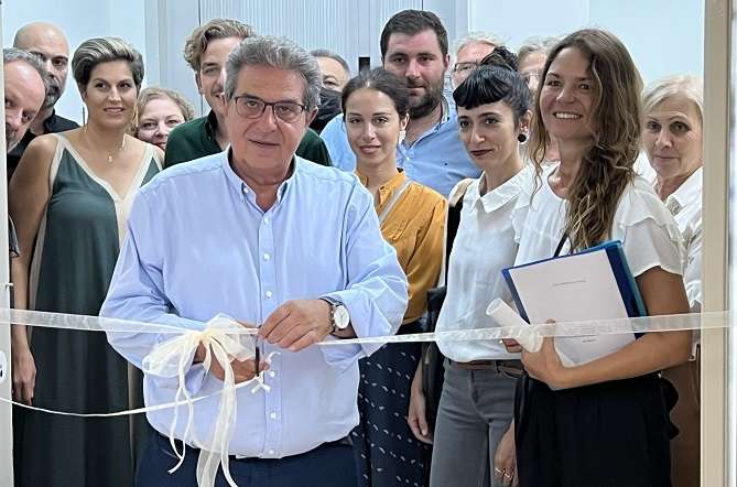 ΆΝΟΙΞΕ ΤΙΣ ΠΥΛΕΣ ΤΗΣ Η ΕΚΘΕΣΗ ΤΩΝ ΠΡΟΤΑΣΕΩΝ ΓΙΑ ΤΗΝ ΑΝΑΠΛΑΣΗ ΤΗΣ ΠΛΑΤΕΙΑΣ ΔΗΜΑΡΧΕΙΟΥ ΣΤΑ ΦΑΡΣΑΛΑ