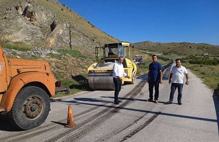 ΈΡΓΑ ΑΣΦΑΛΤΟΣΤΡΩΣΗΣ ΣΤΟ ΠΑΡΑΠΛΕΥΡΟ ΔΙΚΤΥΟ ΤΗΣ Ε.Ο. ΤΡΙΚΑΛΩΝ – ΛΑΡΙΣΑΣ ΑΠΟ ΤΗΝ ΠΕΡΙΦΕΡΕΙΑ