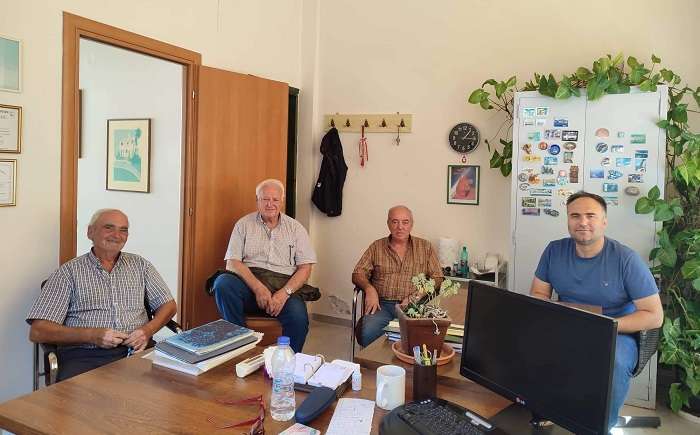 ΜΕ ΤΟΥΣ ΠΡΟΕΔΡΟΥΣ ΚΑΠΗ ΤΟΥ ΔΗΜΟΥ ΤΥΡΝΑΒΟΥ ΣΥΝΑΝΤΗΘΗΚΕ Ο ΑΝΤΙΔΗΜΑΡΧΟΣ ΧΡ. ΚΑΤΣΑΡΟΣ