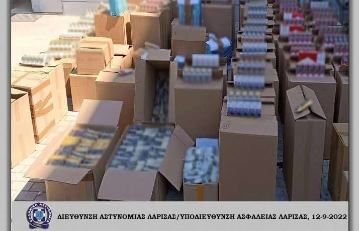 ΜΙΑ ΣΥΛΛΗΨΗ ΣΤΗ ΛΑΡΙΣΑ ΓΙΑ 33.350 ΠΑΚΕΤΑ ΑΦΟΡΟΛΟΓΗΤΩΝ ΤΣΙΓΑΡΩΝ ΚΑΙ 1.372 ΣΥΣΚΕΥΑΣΙΕΣ ΑΦΟΡΟΛΟΓΗΤΟΥ ΚΑΠΝΟΥ