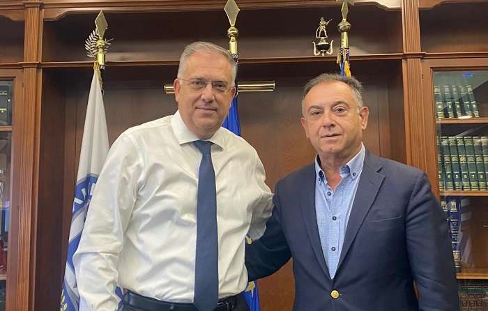 Η ΠΟΛΙΤΕΙΑ ΣΤΟ ΠΛΕΥΡΟ ΤΩΝ ΑΣΤΥΝΟΜΙΚΩΝ