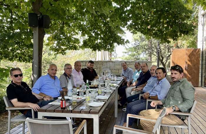 ΜΕ ΠΡΟΕΔΡΟΥΣ ΚΑΙ ΣΤΕΛΕΧΗ ΦΟΡΕΩΝ ΤΟΥ ΝΟΜΟΥ ΣΥΝΑΝΤΗΘΗΚΑΝ ΜΕΛΗ ΤΗΣ ΔΕΕΠ ΛΑΡΙΣΑΣ ΤΗΣ ΝΔ