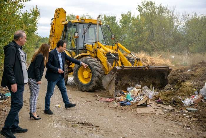 ΤΥΡΑΣ ΚΑΙ ΔΗΜΟΣ ΤΡΙΚΚΑΙΩΝ ΣΥΝΕΛΕΞΑΝ 49 ΦΟΡΤΗΓΑ ΑΠΟΡΡΙΜΜΑΤΑ ΣΤΟΝ ΠΕΡΙΦΕΡΕΙΑΚΟ ΜΥΛΟΣ ΤΣΑΓΚΑΔΑ – ΚΟΜΒΟΣ ΟΑΕΔ!!!