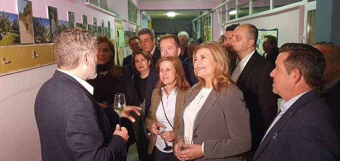 ΉΡΘΕ Η ΩΡΑ, Η ΑΓΡΟΤΙΑ ΝΑ ΒΓΕΙ ΞΑΝΑ ΣΤΟ ΠΡΟΣΚΗΝΙΟ
