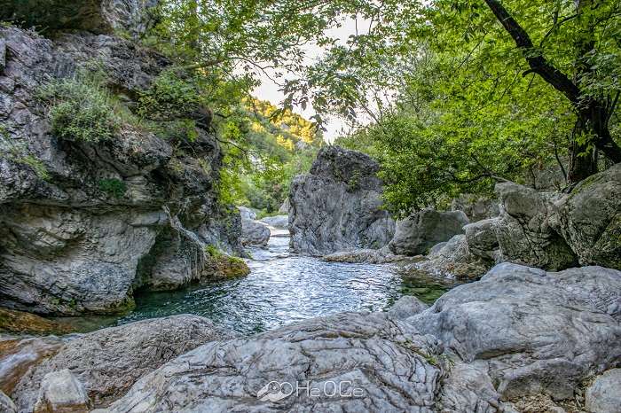 ΦΑΝΤΑΣΤΙΚΑ ΣΤΙΓΜΙΟΤΥΠΑ ΑΠΟ ΤΟ ΦΑΡΑΓΓΙ ΤΟΥ ΟΡΛΙΑ ΣΤΟΝ ΟΛΥΜΠΟ (ΦΩΤΟ – ΒΙΝΤΕΟ)