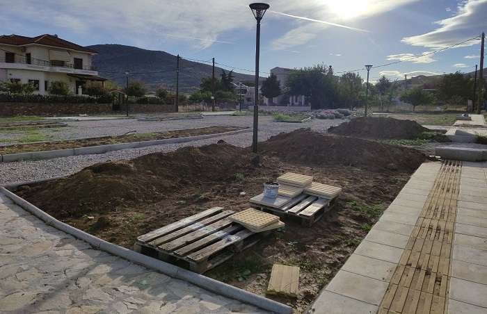 ΟΛΟΚΛΗΡΩΝΕΤΑΙ Η ΔΙΑΜΟΡΦΩΣΗ ΝΕΑΣ ΠΛΑΤΕΙΑΣ ΣΤΑ ΦΑΡΣΑΛΑ