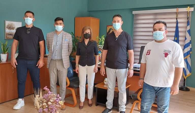 ΜΕ ΤΟ ΠΡΟΕΔΡΕΙΟ ΤΗΣ ΟΜΟΣΠΟΝΔΙΑΣ ΘΕΣΣΑΛΙΑΣ ΕΛΛΗΝΩΝ ΡΟΜΑ ΣΥΝΑΝΤΗΘΗΚΕ Η Β. ΖΙΑΚΑ