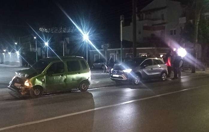 ΣΥΓΚΡΟΥΣΗ ΔΥΟ ΙΧ ΣΤΗΝ ΟΔΟ ΦΑΡΣΑΛΩΝ ΣΤΗ ΛΑΡΙΣΑ