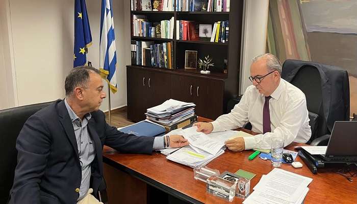 ΧΡ. ΚΕΛΛΑΣ – Ν. ΠΑΠΑΘΑΝΑΣΗΣ ΣΥΖΗΤΗΣΑΝ ΓΙΑ ΠΡΟΒΛΗΜΑΤΑ ΤΟΥ ΑΝΑΠΤΥΞΙΑΚΟΥ ΠΟΥ ΑΝΤΙΜΕΤΩΠΙΖΟΥΝ ΟΙ ΑΓΡΟΤΕΣ