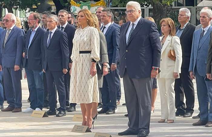 Ο ΑΓΩΝΑΣ ΚΑΙ Η ΘΥΣΙΑ ΤΩΝ ΠΡΟΓΟΝΩΝ ΜΑΣ, ΜΑΣ ΕΜΠΝΕΕΙ ΚΑΙ ΜΑΣ ΚΑΘΟΔΗΓΕΙ
