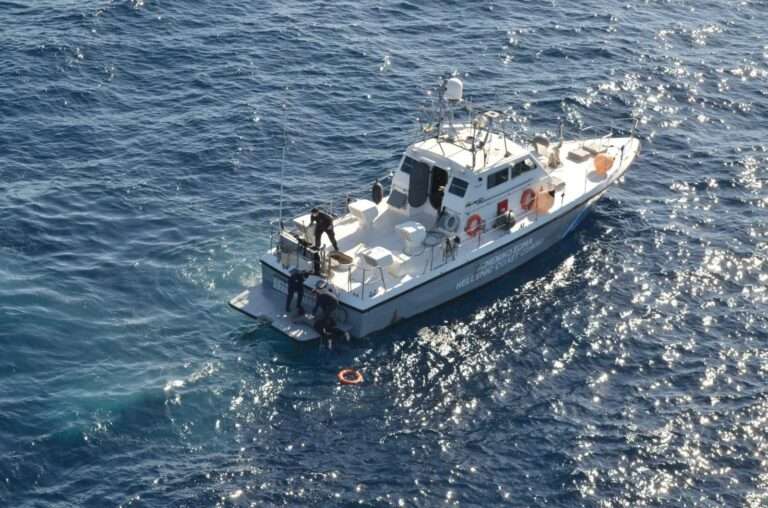 ΤΡΑΓΩΔΙΑ: 22 ΠΡΟΣΦΥΓΕΣ ΝΕΚΡΟΙ ΣΤΟ ΝΑΥΑΓΙΟ ΤΟΥ ΚΑΦΗΡΕΑ – ΔΕΚΑΔΕΣ ΟΙ ΑΓΝΟΟΥΜΕΝΟΙ